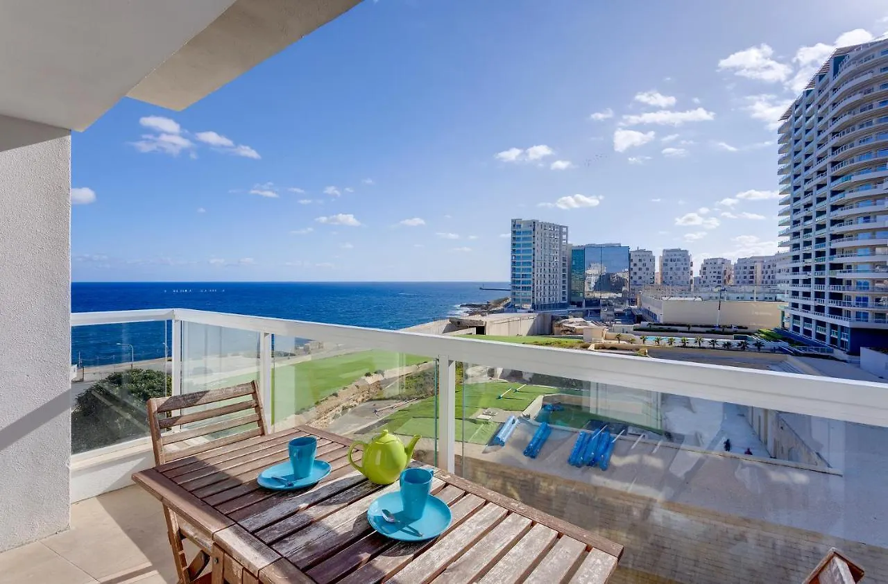 Apartment With Stunning Seaviews Sliema Malta