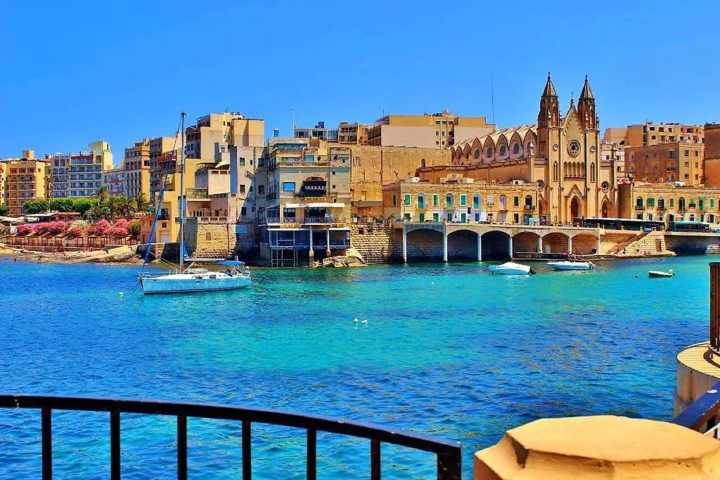 Apartment With Stunning Seaviews Sliema