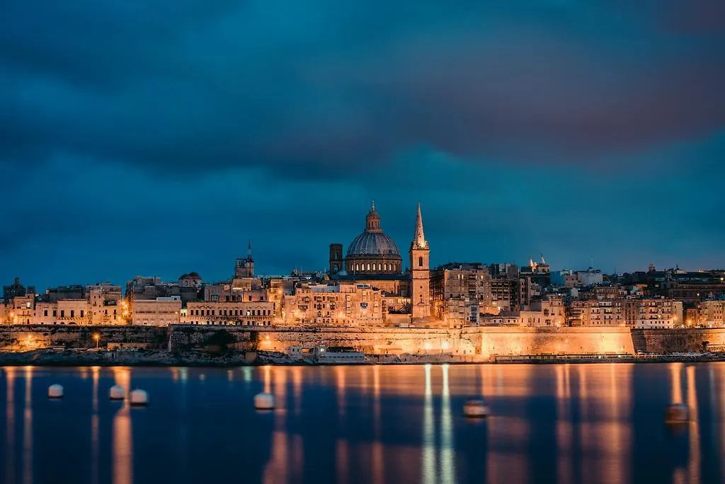 Apartment With Stunning Seaviews Sliema