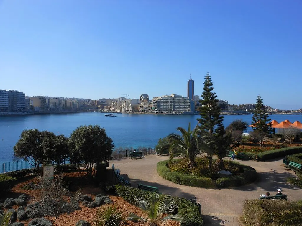 Apartment With Stunning Seaviews Sliema