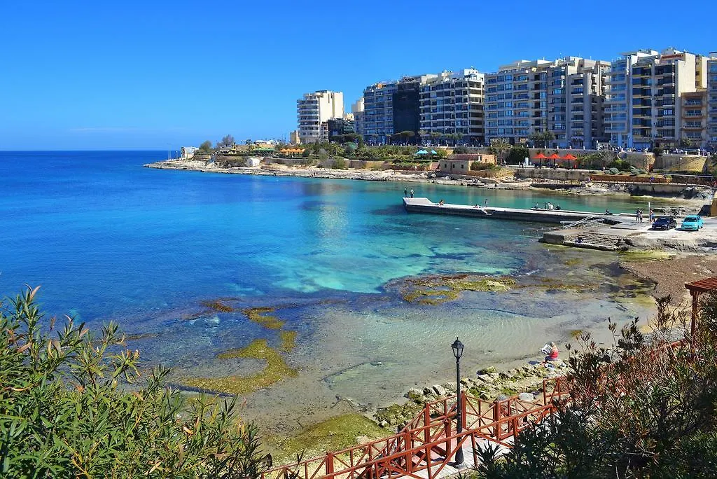 Apartment With Stunning Seaviews Sliema