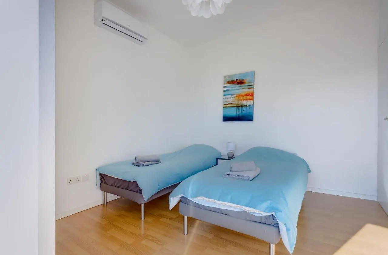 Apartment With Stunning Seaviews Sliema