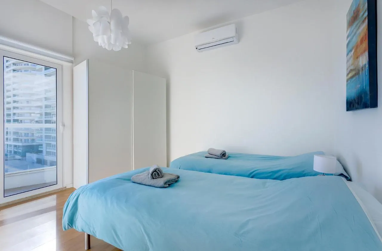 Apartment With Stunning Seaviews Sliema