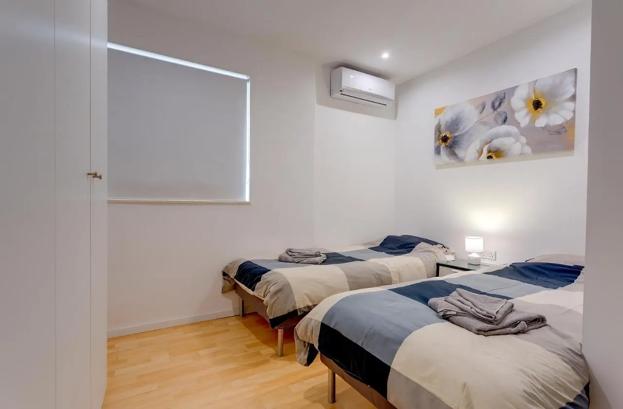 Apartment With Stunning Seaviews Sliema